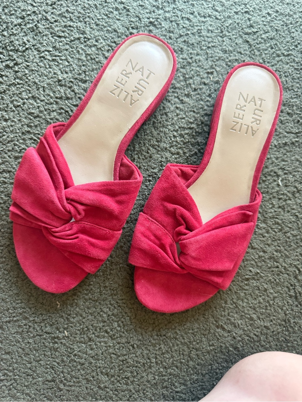 NATURALIZER Pink Knot Slide Sandals - Picture 3 of 3